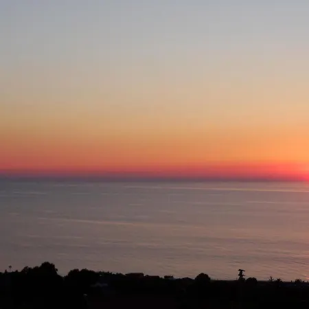 Sunset Tropea One 赞布隆内